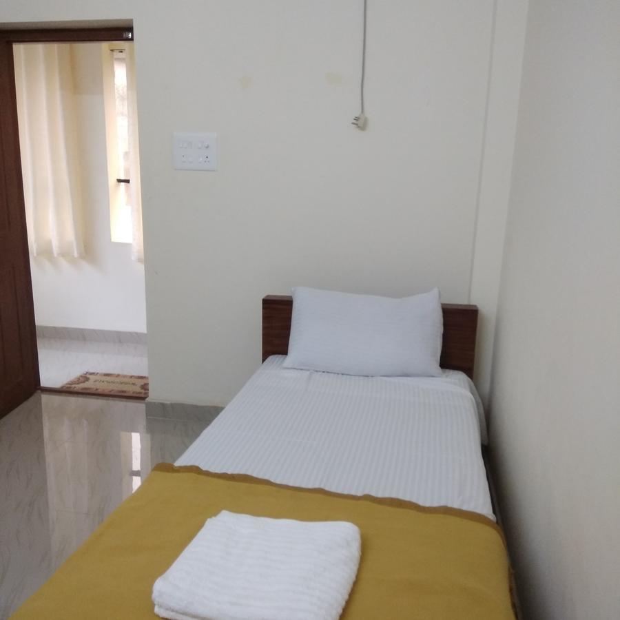 Manjira Lodge Ґуруваюр Екстер'єр фото